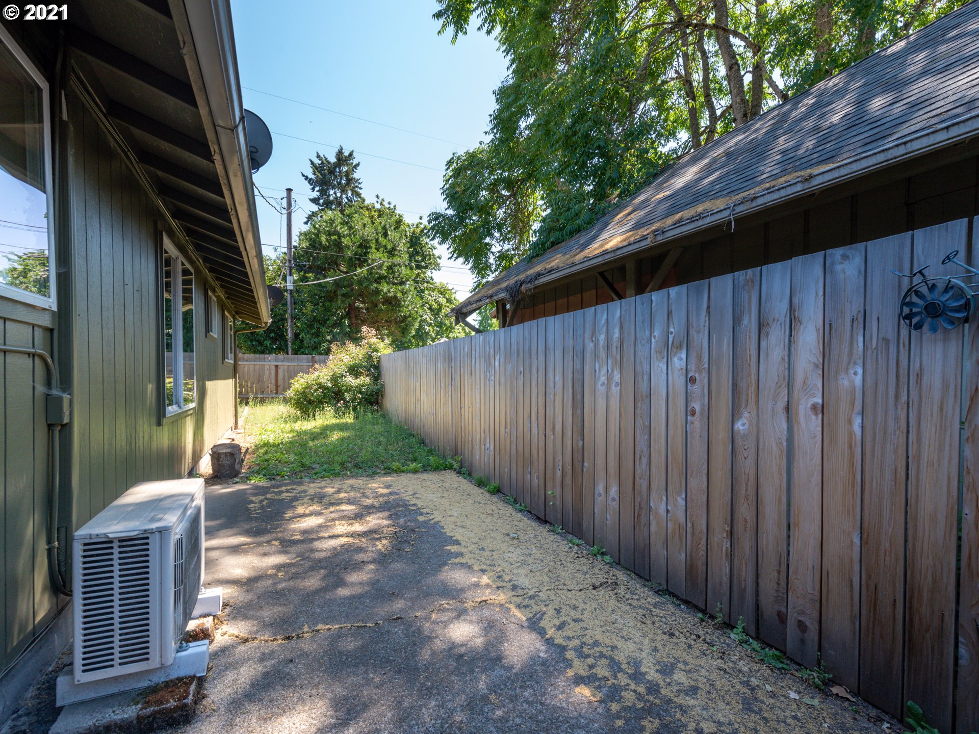 644 8th Street Springfield, OR 97477 - Photo 16 of 32