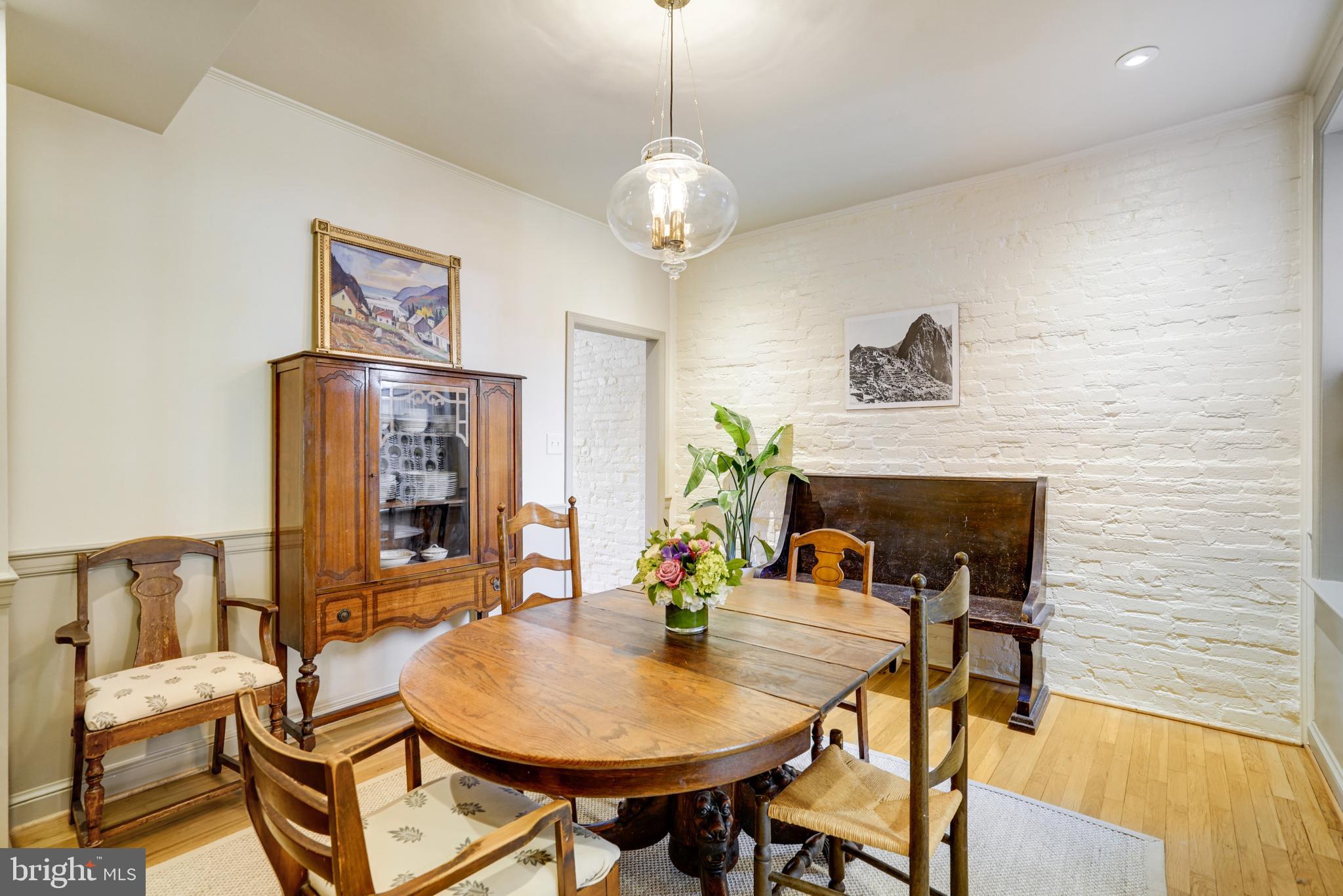 817 Duke Street Alexandria, VA 22314 - Photo 10 of 39 a dining room with furniture and window