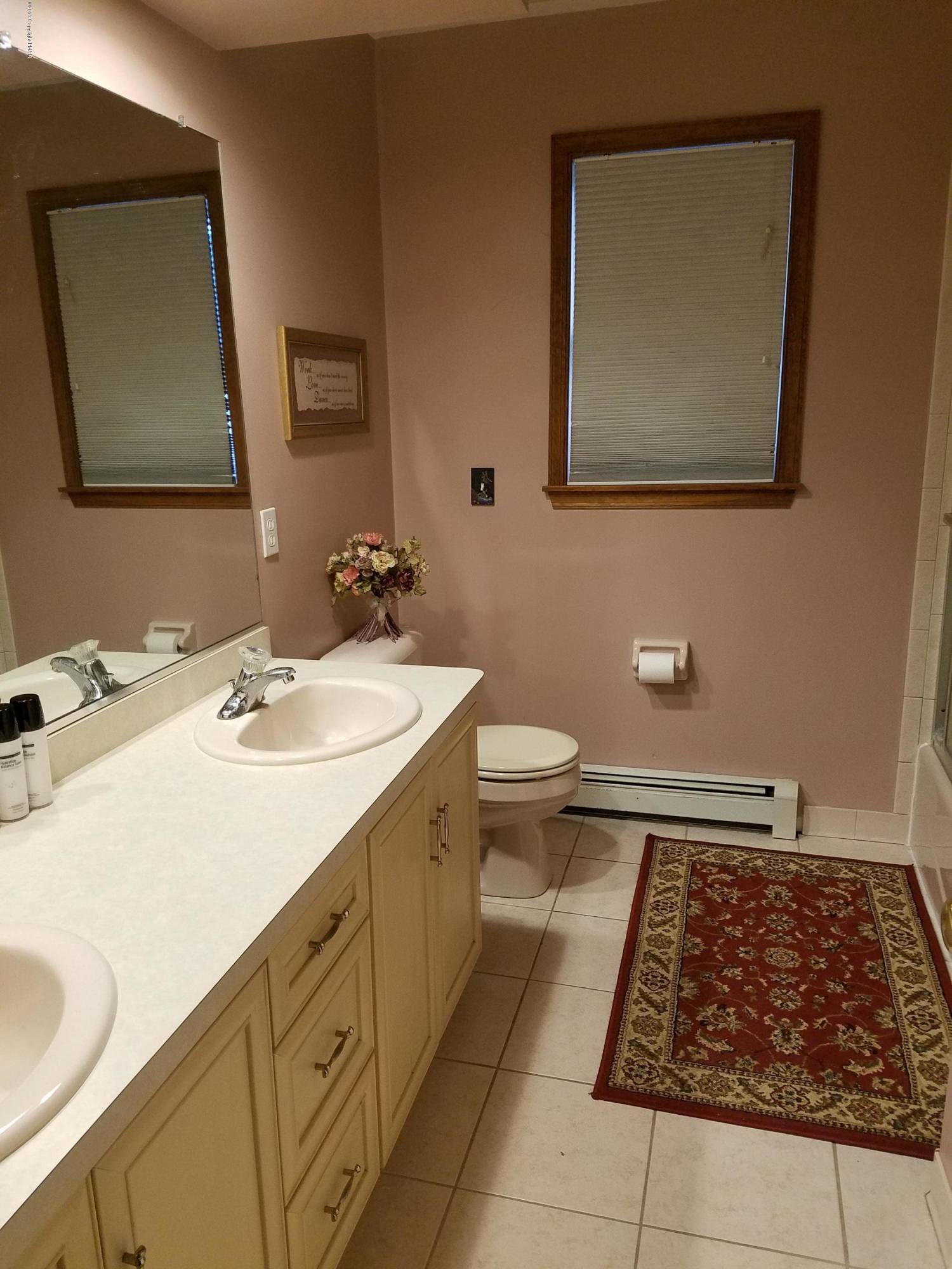 311 Edgemont Road Stroudsburg, PA 18360 - Photo 11 of 19 20170818_154238