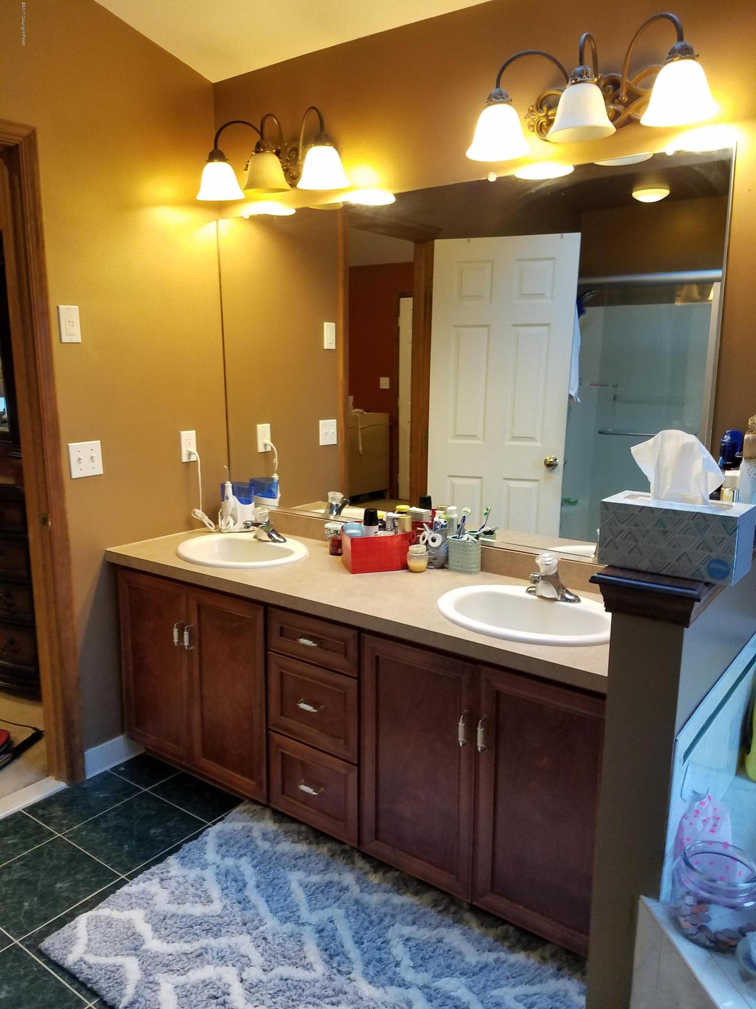 311 Edgemont Road Stroudsburg, PA 18360 - Photo 13 of 19 20170818_154612