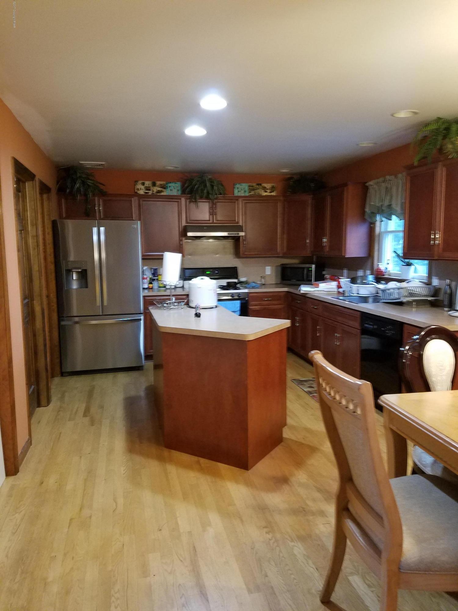 311 Edgemont Road Stroudsburg, PA 18360 - Photo 3 of 19 20170818_155123