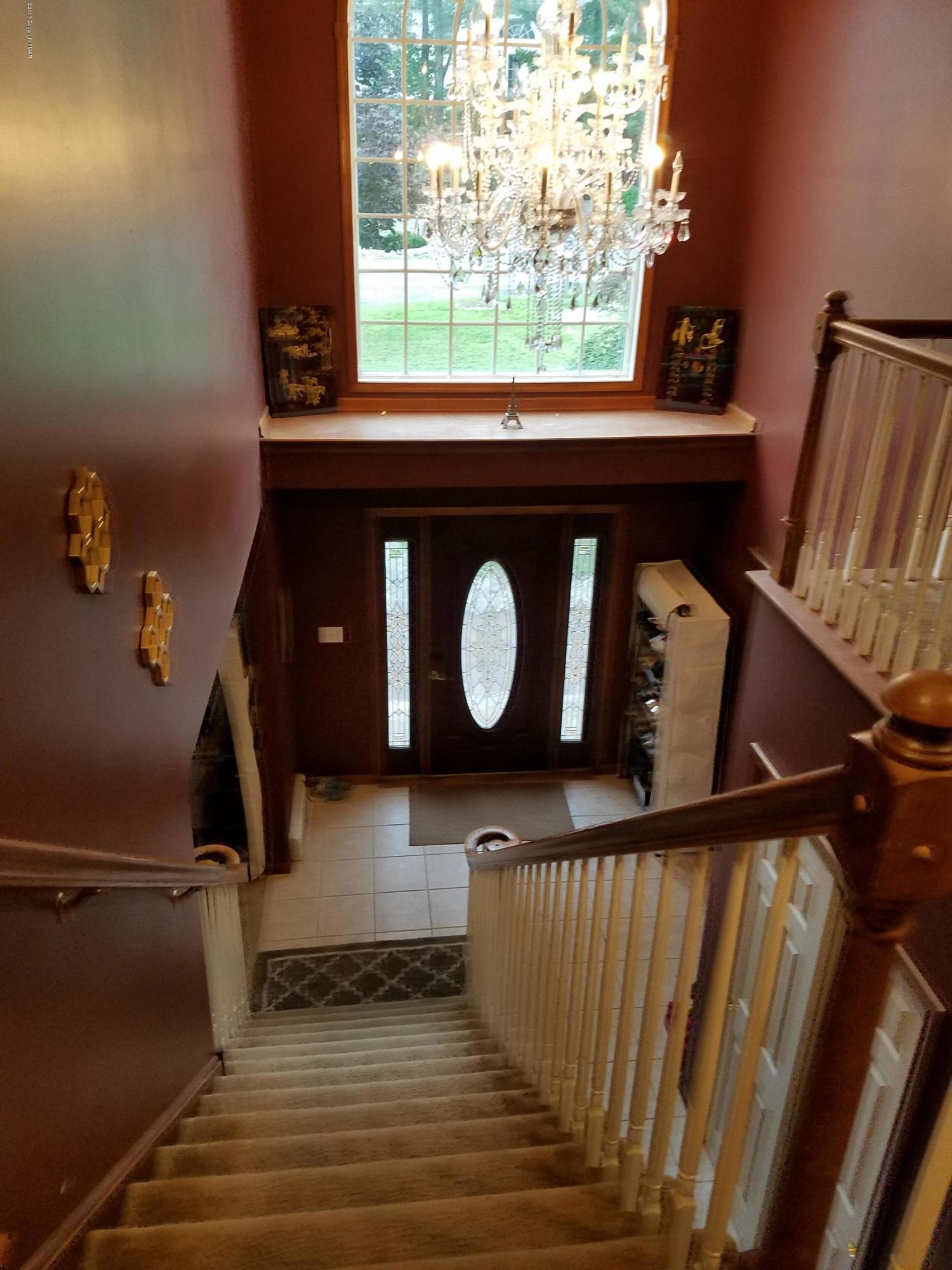 311 Edgemont Road Stroudsburg, PA 18360 - Photo 7 of 19 20170818_154321