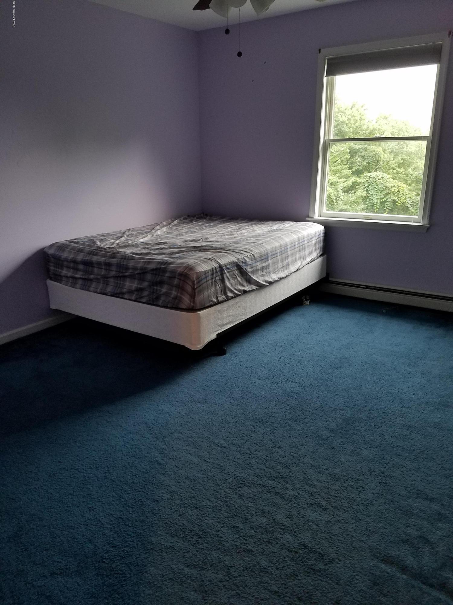 311 Edgemont Road Stroudsburg, PA 18360 - Photo 10 of 19 20170818_154327