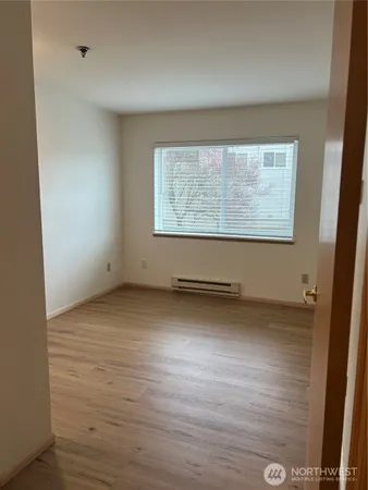 $2,495 | 975 Aberdeen Avenue Northeast, Unit B 102, Renton, WA 98056