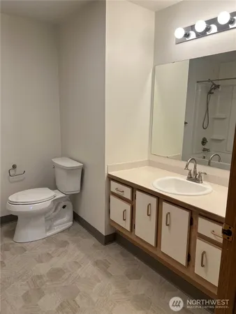 $2,495 | 975 Aberdeen Avenue Northeast, Unit B 102, Renton, WA 98056