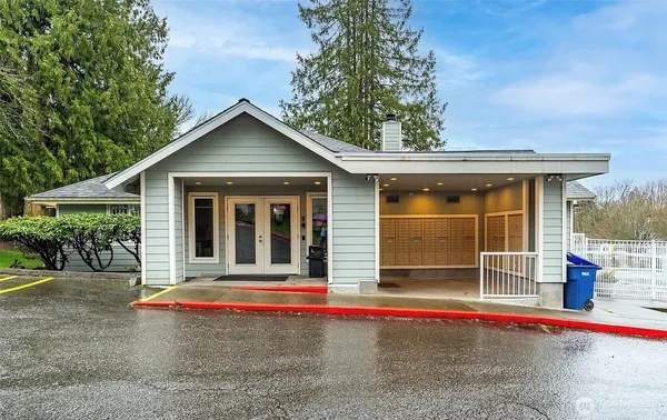 $2,600 | 975 Aberdeen Avenue Northeast, Unit B 102, Renton, WA 98056