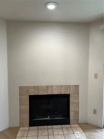 $2,600 | 975 Aberdeen Avenue Northeast, Unit B 102, Renton, WA 98056