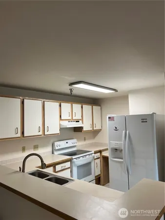 $2,600 | 975 Aberdeen Avenue Northeast, Unit B 102, Renton, WA 98056