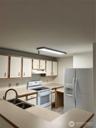 $2,495 | 975 Aberdeen Avenue Northeast, Unit B 102, Renton, WA 98056