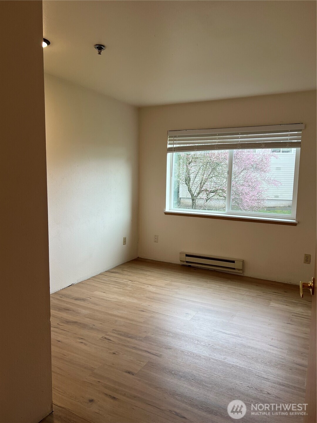 975 Aberdeen Avenue Northeast, Unit B 102 Renton, WA 98056 - Photo 9 of 19