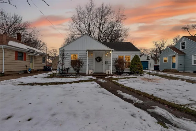 $220,000 | 247 West 21st Street, Holland, MI 49423