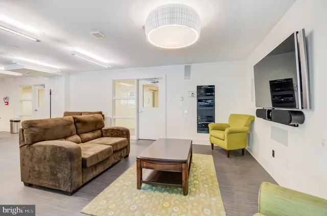 $1,949 | 5410 Connecticut Avenue Northwest, Unit 604, Washington, DC 20015