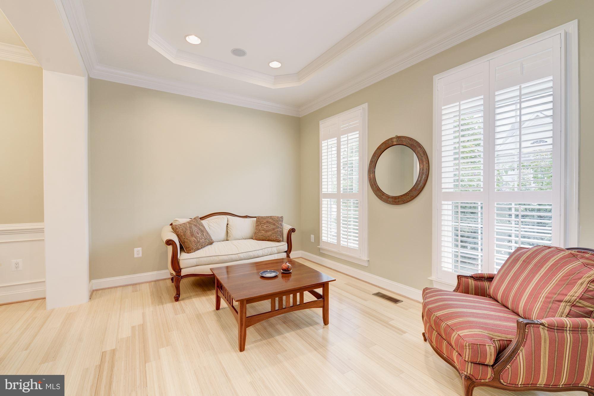 6008 Masondale Road Alexandria, VA 22315 - Photo 3 of 30 Living Room