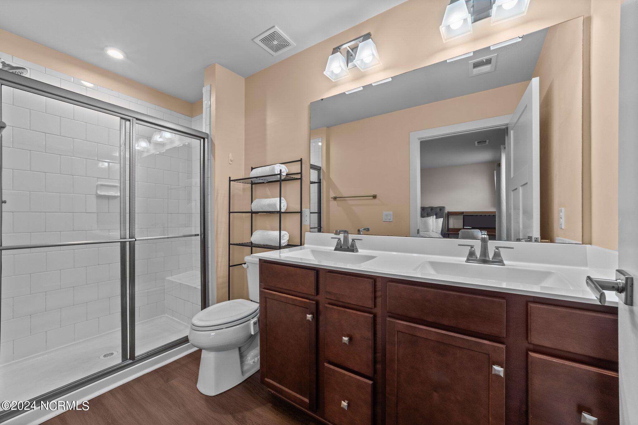 123 Hidden View Loop Moyock, NC 27958 - Photo 20 of 36 Ensuite Bathroom