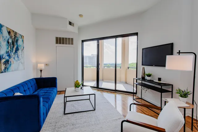 $375,000 | 1464 South Michigan Avenue, Unit 704, Chicago, IL 60605