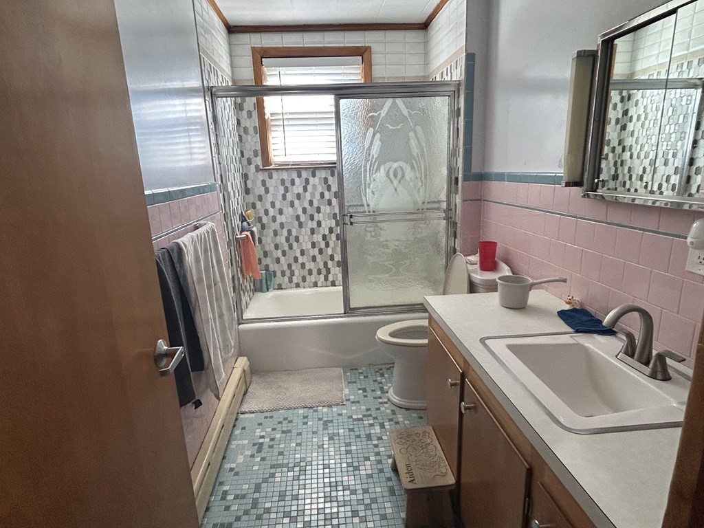 562 Cambridge Street Fall River, MA 02721 - Photo 12 of 26 Gallery Image 12