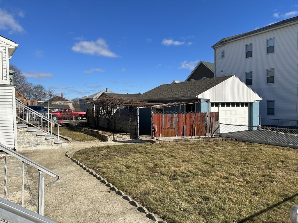 562 Cambridge Street Fall River, MA 02721 - Photo 4 of 26 Gallery Image 4