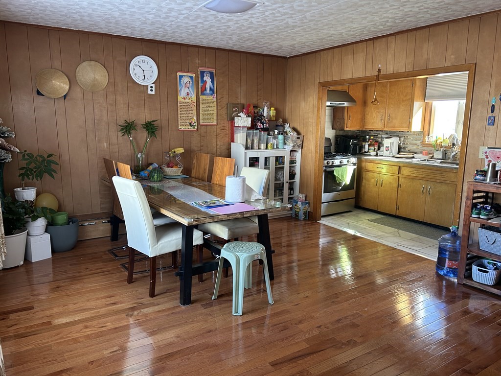 562 Cambridge Street Fall River, MA 02721 - Photo 5 of 26 Gallery Image 5