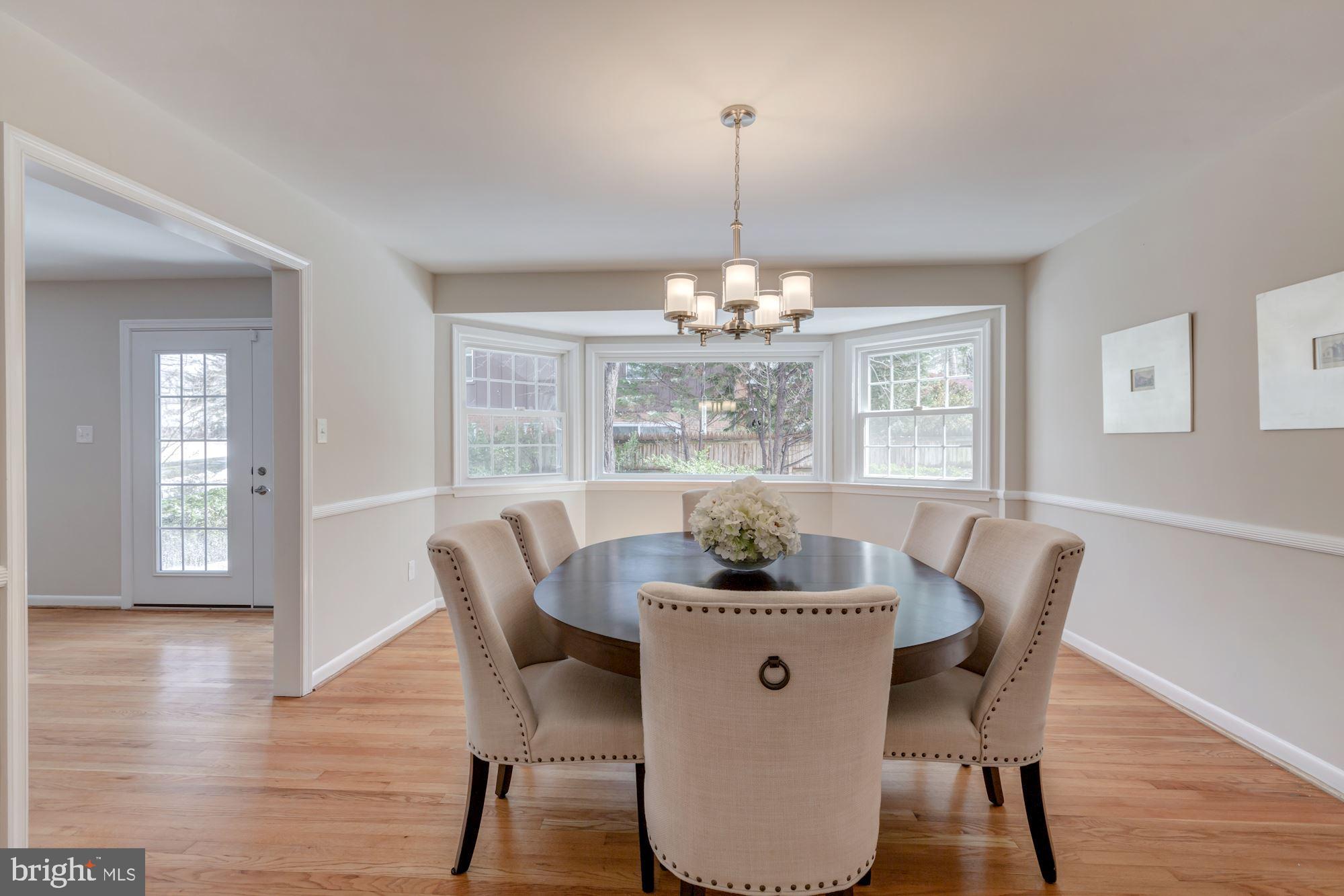 3401 Prince William Drive Fairfax, VA 22031 - Photo 11 of 33 Dining Room with large bay window