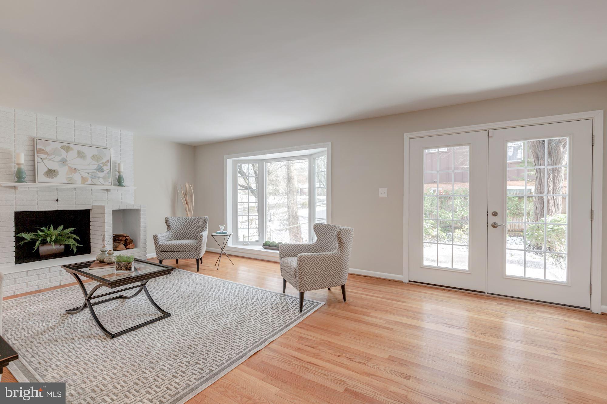 3401 Prince William Drive Fairfax, VA 22031 - Photo 15 of 33 Living Room with Windows and french doors