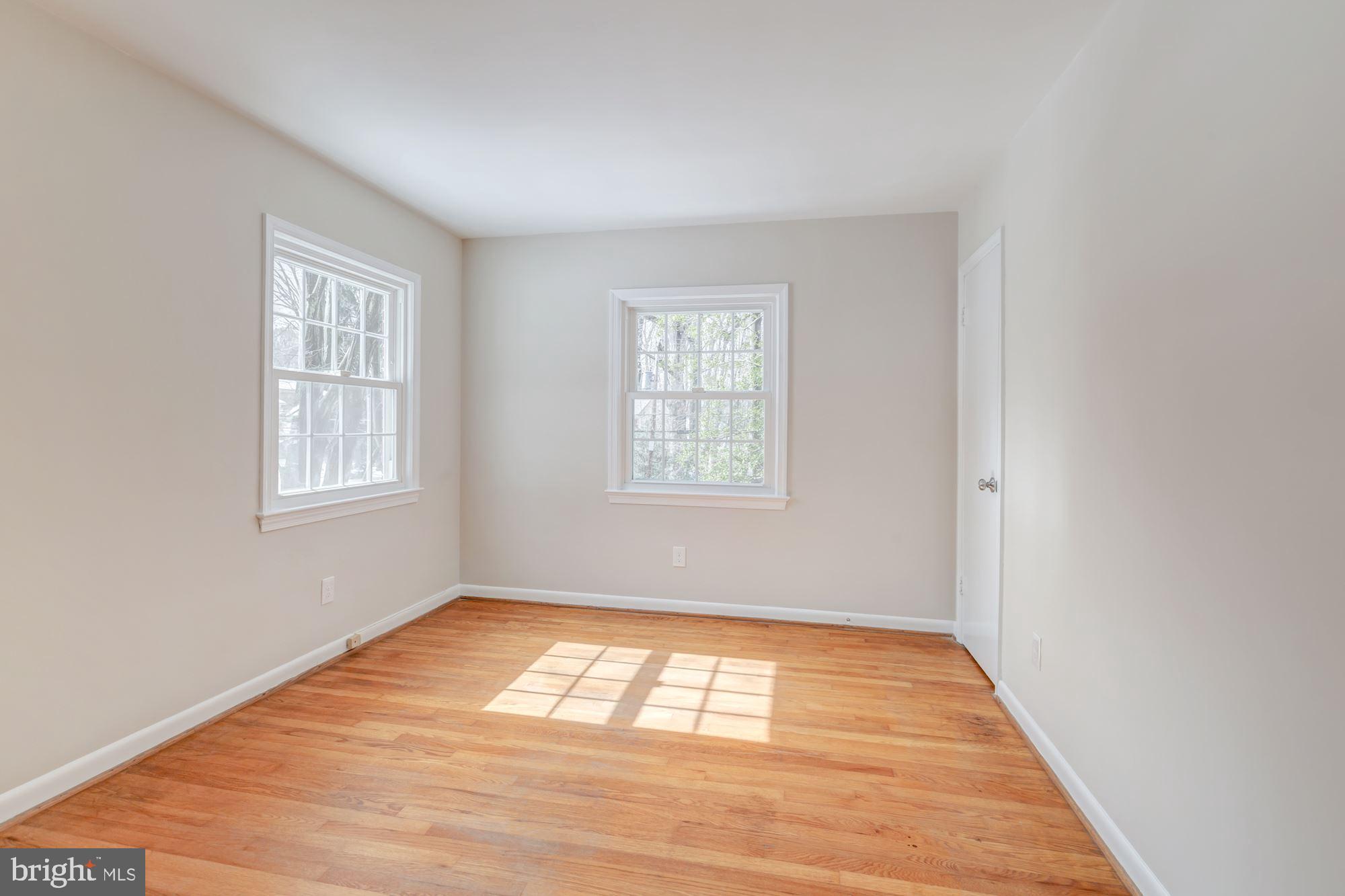 3401 Prince William Drive Fairfax, VA 22031 - Photo 17 of 33 Bedroom 3