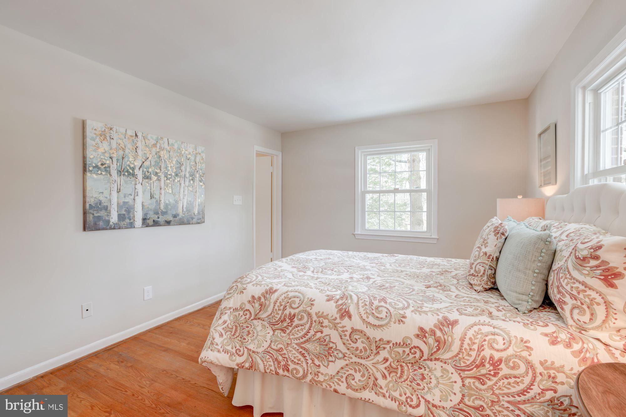 3401 Prince William Drive Fairfax, VA 22031 - Photo 21 of 33 Master bedroom