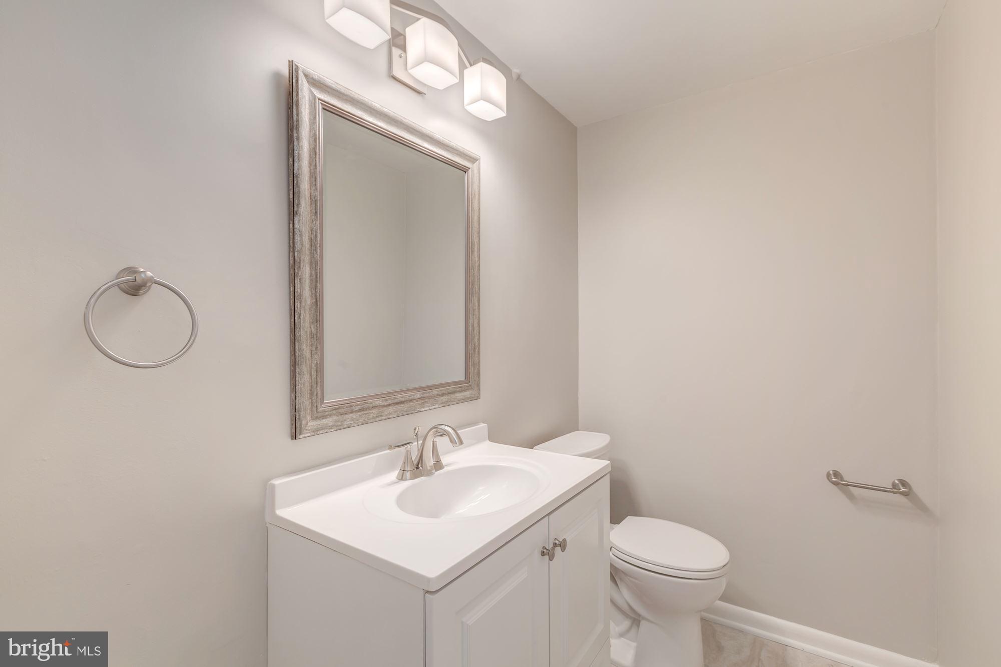 3401 Prince William Drive Fairfax, VA 22031 - Photo 23 of 33 Half bath on lower lebel