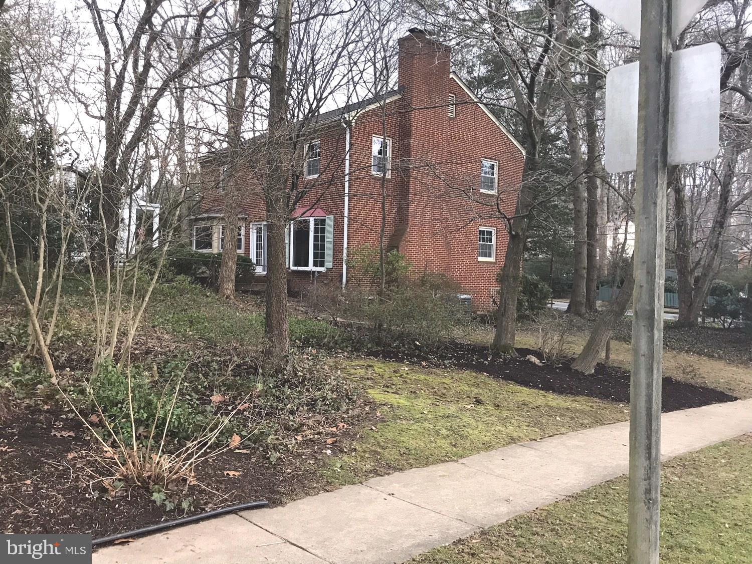 3401 Prince William Drive Fairfax, VA 22031 - Photo 30 of 33 Exterior Side