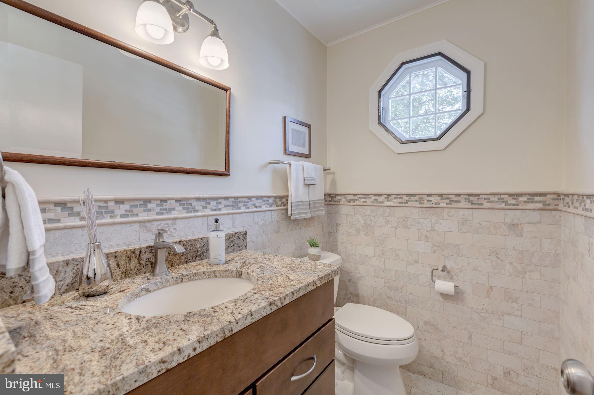 3401 Prince William Drive Fairfax, VA 22031 - Photo 5 of 33 Powder Room Main level