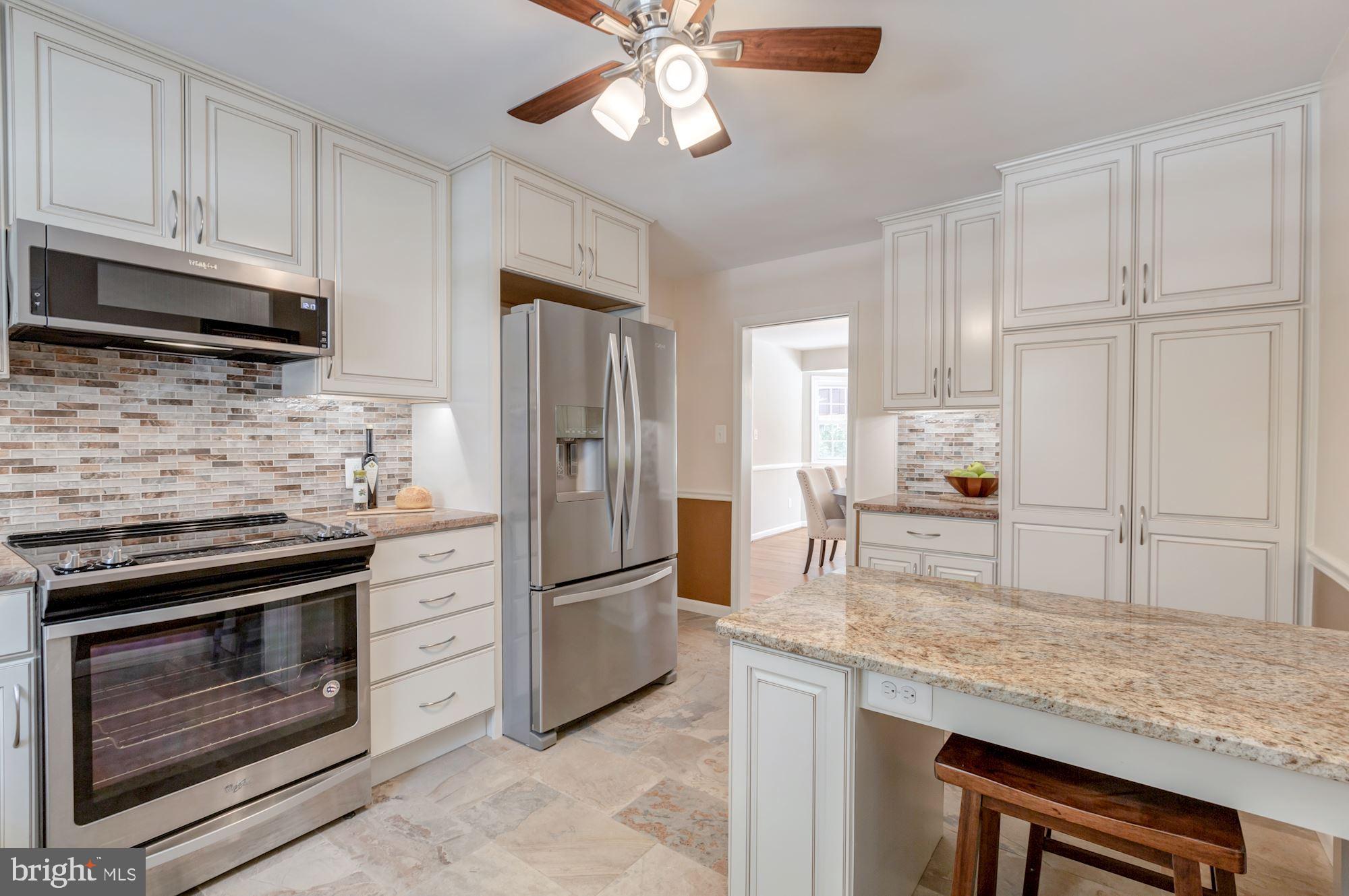 3401 Prince William Drive Fairfax, VA 22031 - Photo 10 of 33 Kitchen with pantry