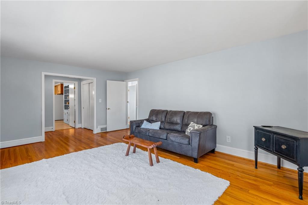 6356 Skylark Road Pfafftown, NC 27040 - Photo 13 of 48 Living room