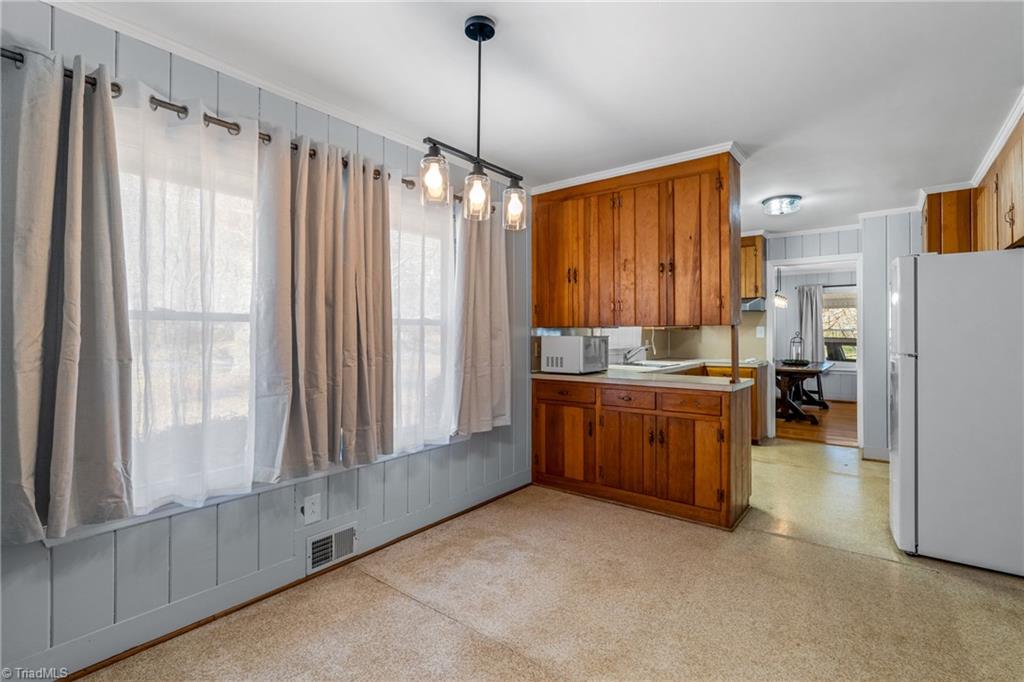 6356 Skylark Road Pfafftown, NC 27040 - Photo 14 of 48 Breakfast nook from front entry
