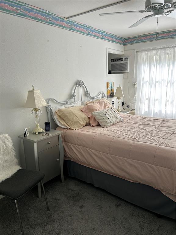 1524 Pleasant Road, Unit G24 Bradenton, FL 34207 - Photo 10 of 18 a bedroom with a bed and a window