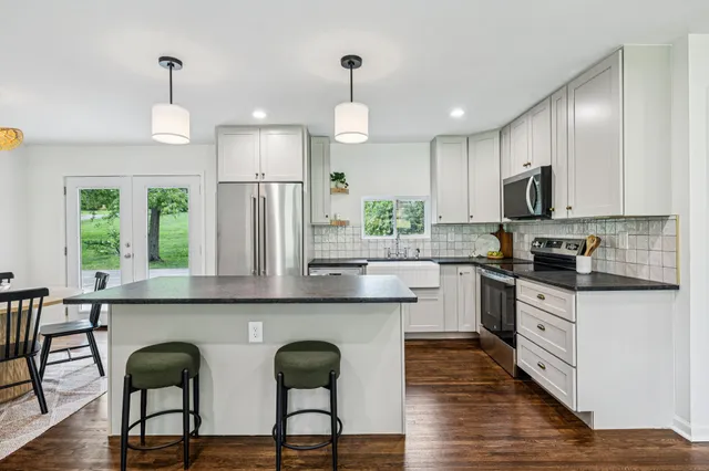 $469,000 | 4001 Dumbarton Drive, Nashville, TN 37207