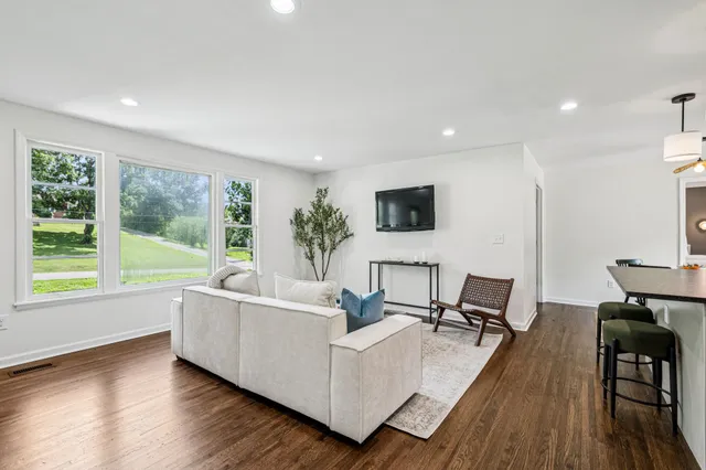 $469,000 | 4001 Dumbarton Drive, Nashville, TN 37207