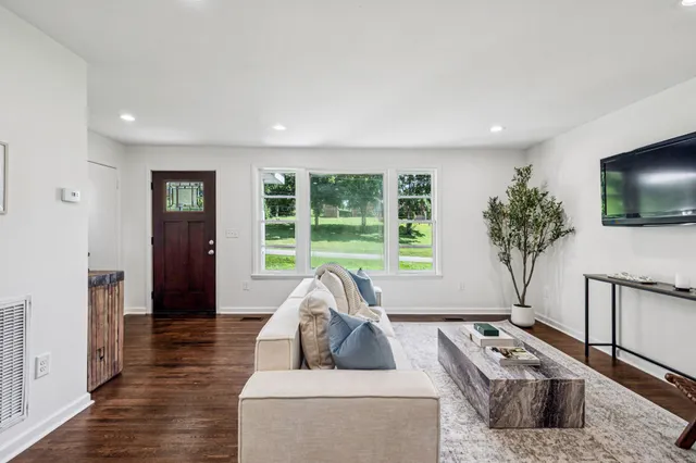 $469,000 | 4001 Dumbarton Drive, Nashville, TN 37207