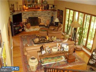 503 Howard Road Cherry Hill, NJ 08034 - Photo 2 of 11 Living Room