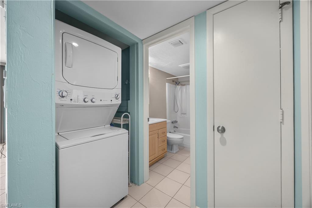 1004 Manatee Road, Unit H206 Naples, FL 34114 - Photo 13 of 25 Gallery Image 13