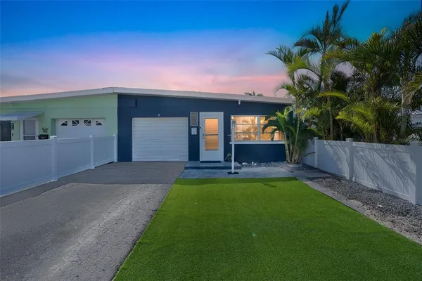 $550,000 | 423 62nd Street, Bradenton Beach, FL 34217