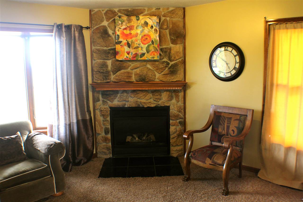 13912 South County Line Road Roanoke, IN 46783 - Photo 7 of 30