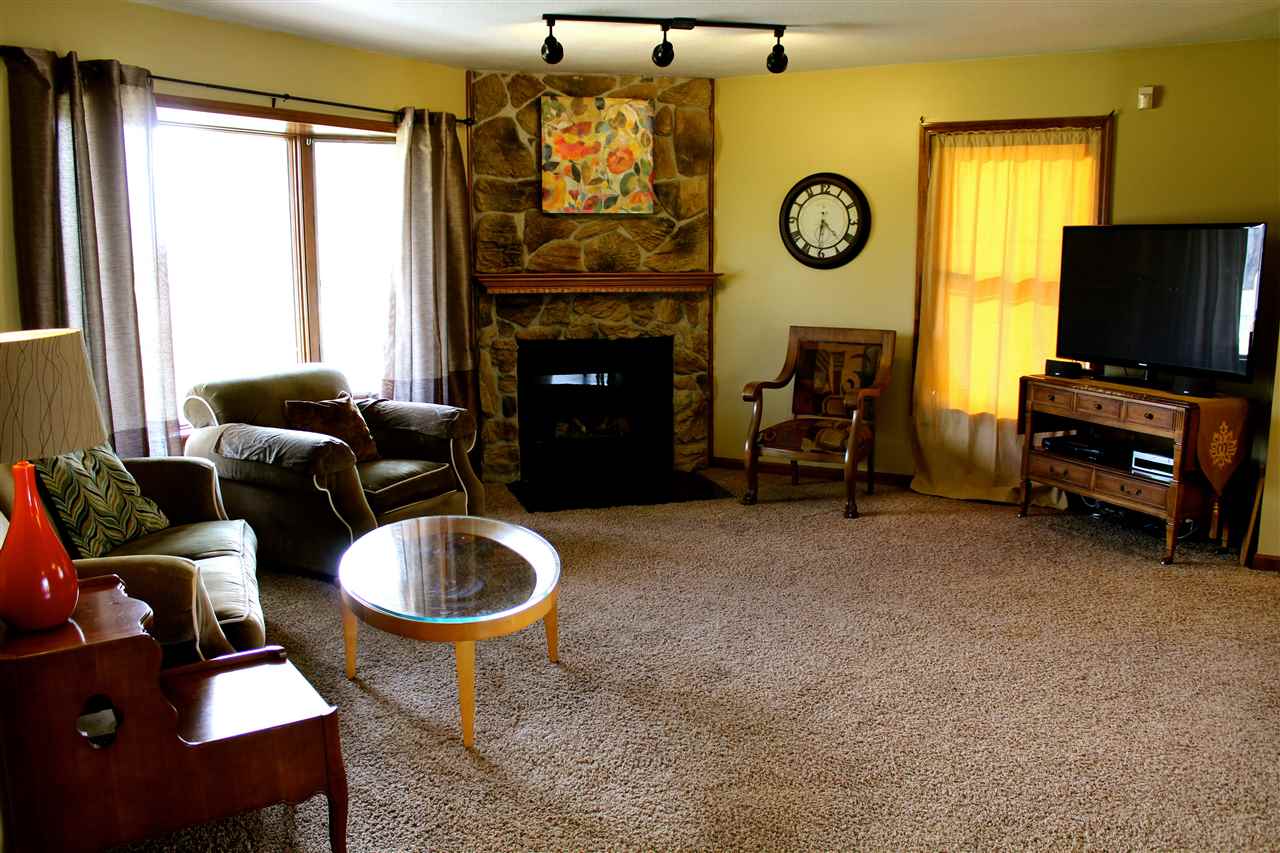 13912 South County Line Road Roanoke, IN 46783 - Photo 8 of 30