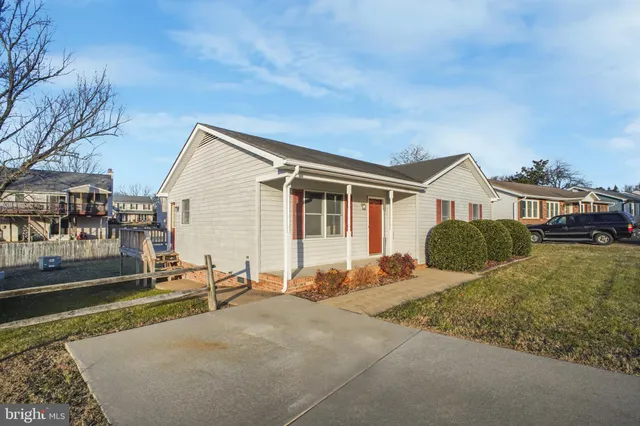 $2,150 | 806 Shamrock Drive, Fredericksburg, VA 22407