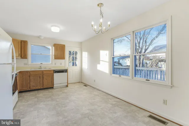 $2,150 | 806 Shamrock Drive, Fredericksburg, VA 22407