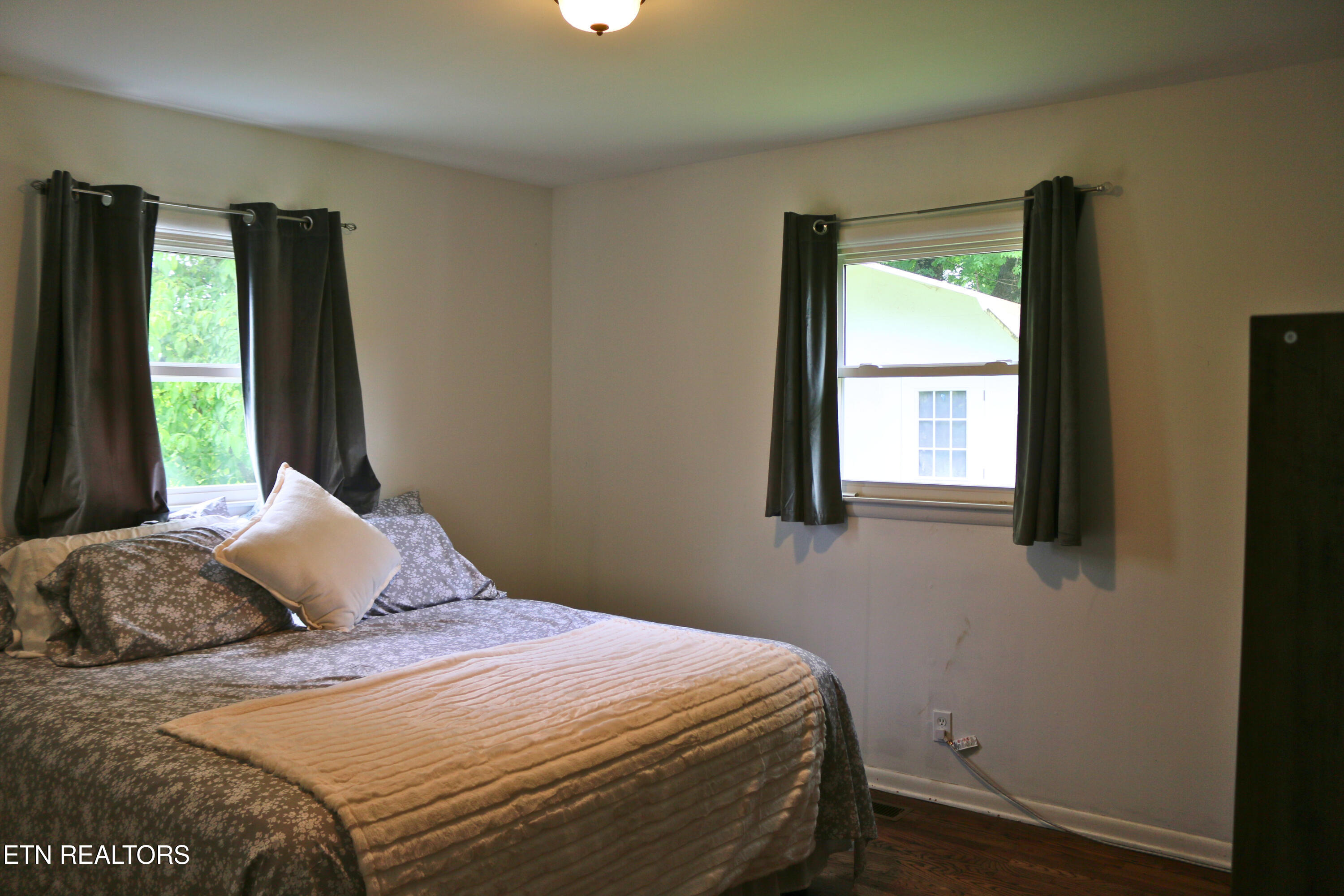 8025 Sharp Road Powell, TN 37849 - Photo 7 of 25 Sharp Rd - Bedroom 1