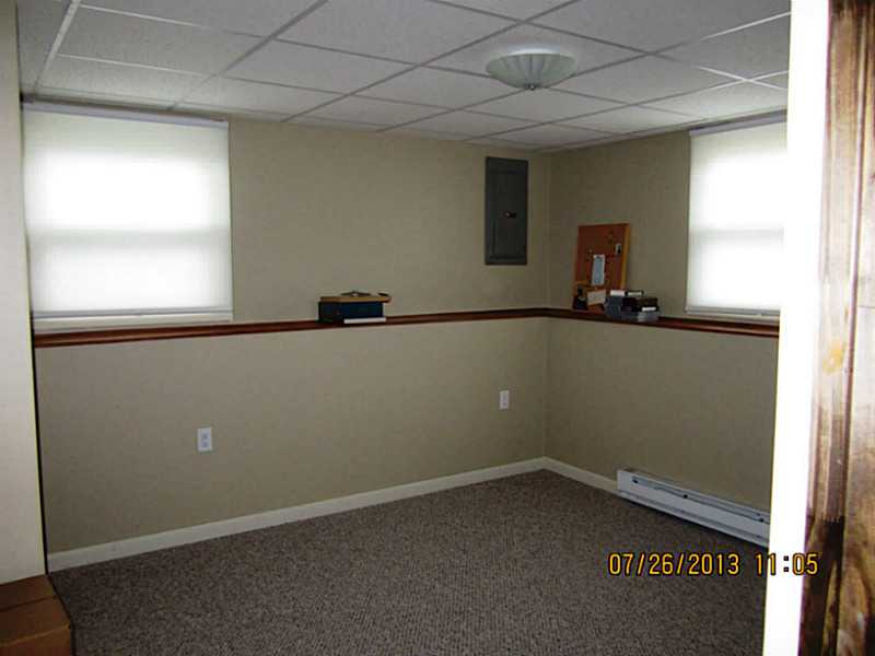 54 Davidson Road Warwick, RI 02886 - Photo 13 of 20 Den/Family/Great Room.