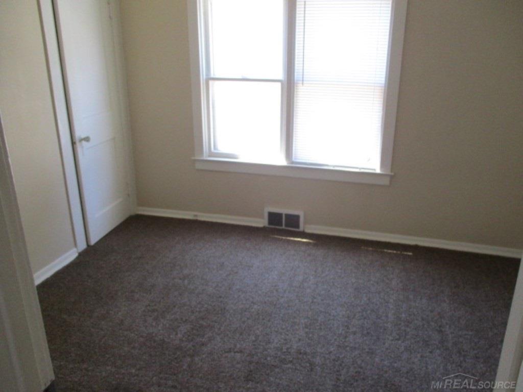 16213 East 10 Mile Road Eastpointe, MI 48021 - Photo 9 of 17