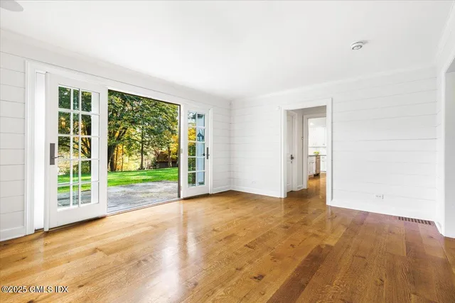 $2,795,000 | 92 Hillcrest Park Road, Old Greenwich, CT 06870