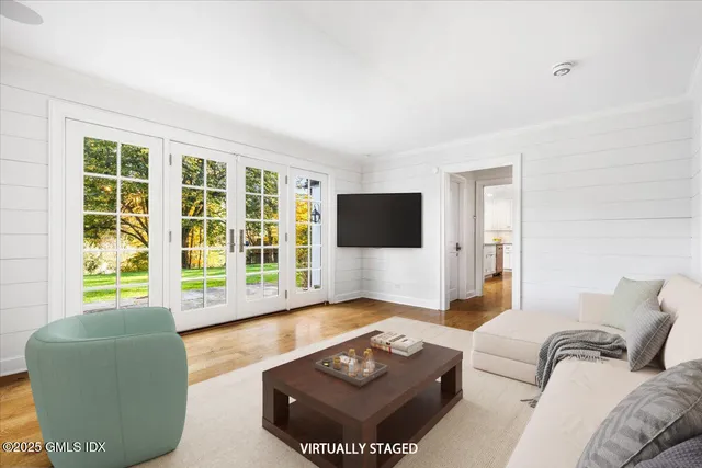 $2,795,000 | 92 Hillcrest Park Road, Old Greenwich, CT 06870