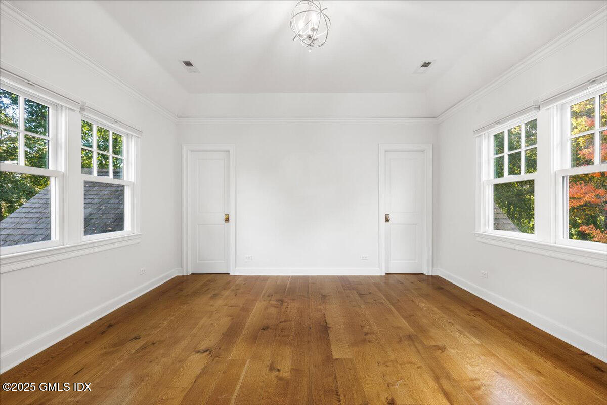 92 Hillcrest Park Road Old Greenwich, CT 06870 - Photo 19 of 43 18