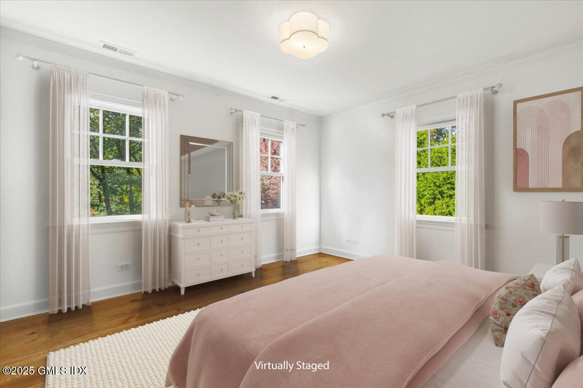 92 Hillcrest Park Road Old Greenwich, CT 06870 - Photo 24 of 43 Family Bedroom